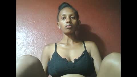 Snapshot of ninie246746 chatting on January 20, 4:54 am ninie246746 online show from January 20, 4:54 am