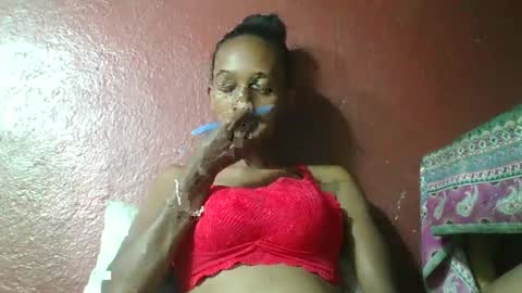 Snapshot of ninie246746 chatting on January 28, 5:11 am ninie246746 online show from January 28, 5:11 am