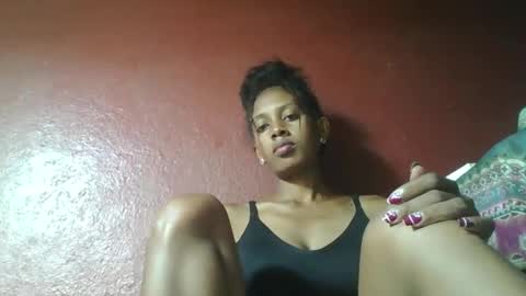 Snapshot of ninie246746 chatting on February 10, 2:05 pm ninie246746 online show from February 10, 2:05 pm