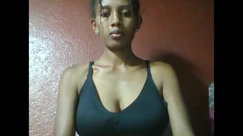 Snapshot of ninie246746 chatting on February 11, 8:48 am ninie246746 online show from February 11, 8:48 am