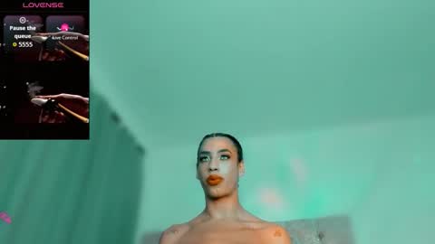 Ninon Beart online show from February 20, 1:02 am