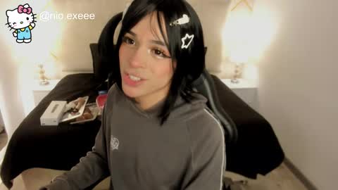 nioki_ online show from February 25, 4:44 am