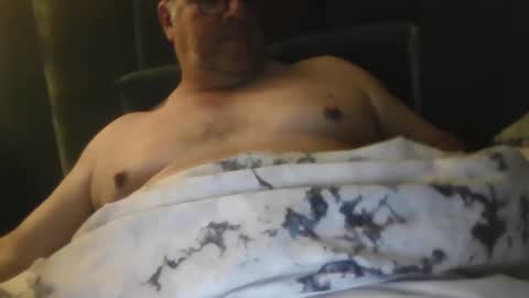 Snapshot of nipplepain007 chatting on April 28, 10:42 am nipplepain007 online show from April 28, 10:42 am