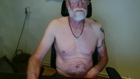 nipplesilverdad55 online show from September 21, 8:10 pm