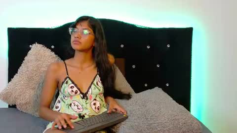 Nira Lux online show from June 24, 1:59 am