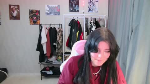 Snapshot of nishazenisek chatting on May 21, 4:36 pm Alice online show from May 21, 4:36 pm