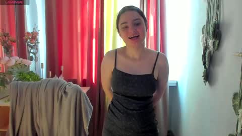 Snapshot of nishira_shy chatting on May 24, 11:37 am nishira_shy online show from May 24, 11:37 am