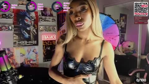 NIVIA WOLFE online show from December 9, 3:50 am