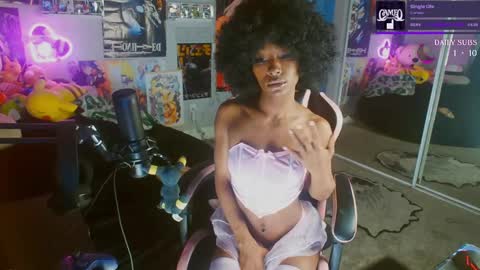 NIVIA WOLFE online show from February 18, 2:16 am