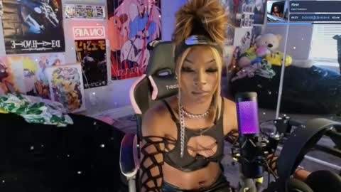 NIVIA WOLFE online show from March 12, 10:39 pm