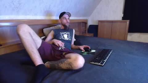 Snapshot of nixan85 chatting on September 22, 9:17 pm nixan85 online show from September 22, 9:17 pm