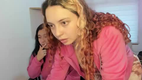 Snapshot of nixy_fresa chatting on October 10, 11:31 am nixy_fresa online show from October 10, 11:31 am