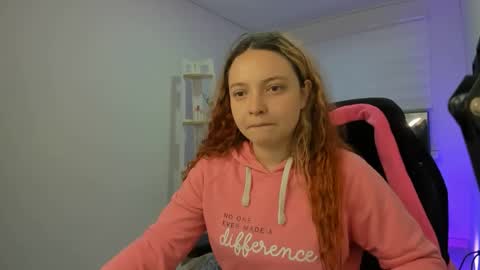 Snapshot of nixy_fresa chatting on October 15, 11:10 am nixy_fresa online show from October 15, 11:10 am