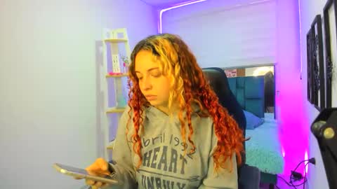 Snapshot of nixy_fresa chatting on October 17, 11:02 am nixy_fresa online show from October 17, 11:02 am