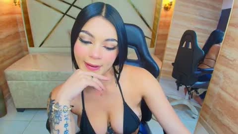 Snapshot of nkbaby_r chatting on November 10, 1:21 pm nkbaby_r online show from November 10, 1:21 pm