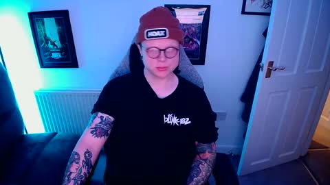 Snapshot of nlrb93 chatting on December 23, 10:01 pm BNate93 online show from December 23, 10:01 pm