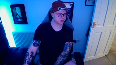 Snapshot of nlrb93 chatting on January 15, 7:01 pm BNate93 online show from January 15, 7:01 pm