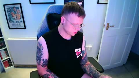 Snapshot of nlrb93 chatting on September 22, 5:59 pm BNate93 online show from September 22, 5:59 pm