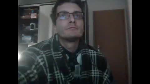 Snapshot of nmcandeias chatting on January 10, 4:47 am Nuno online show from January 10, 4:47 am