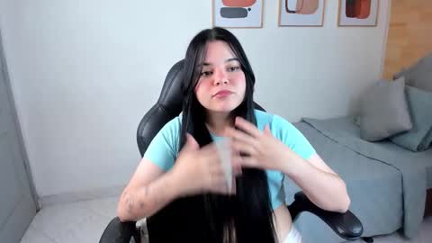 Snapshot of noa1029 chatting on March 2, 7:43 pm Noa online show from March 2, 7:43 pm