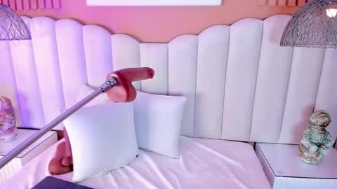 Noa online show from November 7, 8:03 am