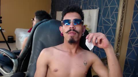 Snapshot of noaahtylor chatting on February 10, 11:20 pm Noah online show from February 10, 11:20 pm