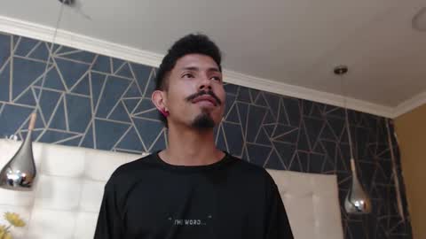 Snapshot of noaahtylor chatting on February 11, 8:14 pm Noah online show from February 11, 8:14 pm