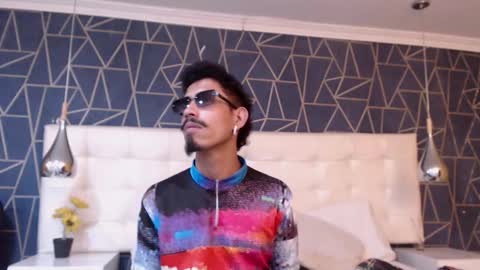 Snapshot of noaahtylor chatting on February 17, 8:15 pm Noah online show from February 17, 8:15 pm