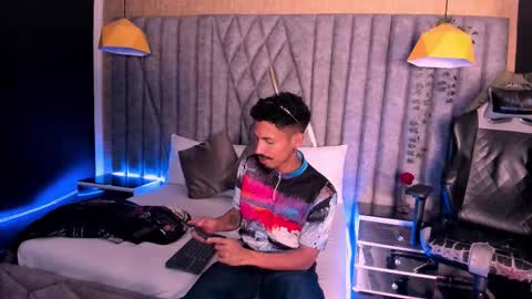 Snapshot of noaahtylor chatting on February 28, 7:48 pm Noah online show from February 28, 7:48 pm