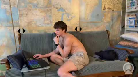 Snapshot of noah69nines chatting on July 15, 5:45 am noah69nines online show from July 15, 5:45 am