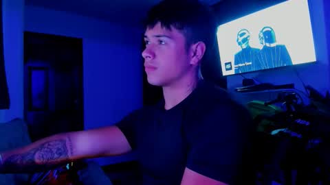 noah_223 online show from November 9, 3:38 am