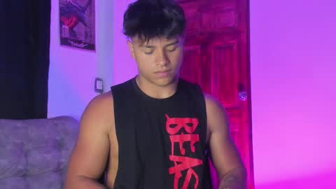 noah_223 online show from March 17, 3:22 am