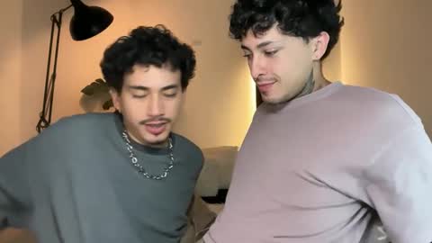 Snapshot of noah_and_steven chatting on May 16, 10:30 pm noah_and_steven online show from May 16, 10:30 pm