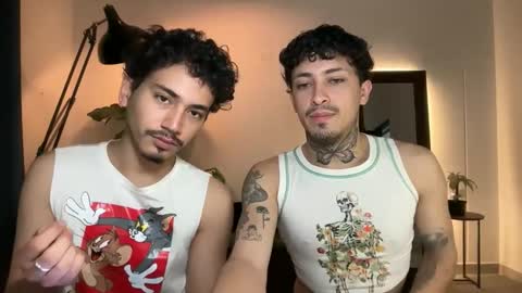 Snapshot of noah_and_steven chatting on May 25, 3:51 pm noah_and_steven online show from May 25, 3:51 pm