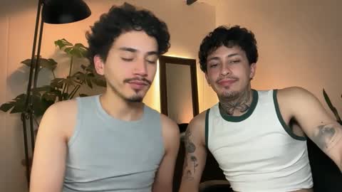 Snapshot of noah_and_steven chatting on May 27, 1:57 am noah_and_steven online show from May 27, 1:57 am