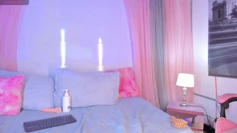 Sara  online show from February 4, 1:02 am