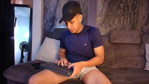 noah_blackk online show from February 10, 1:26 pm