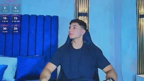 Snapshot of noah_clarkk chatting on May 31, 4:58 pm Noah online show from May 31, 4:58 pm