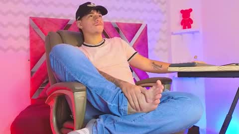 NOAH  online show from January 12, 1:21 am