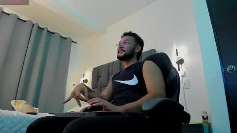 NOAH online show from November 19, 12:10 am