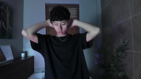 noah_dupont_ online show from October 4, 11:52 am