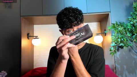 noah_dupont_ online show from November 27, 11:56 am