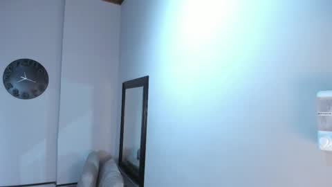 noah_dupont_ online show from December 14, 11:37 am