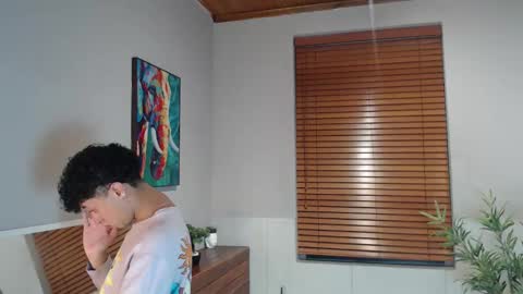 noah_dupont_ online show from January 6, 11:47 am