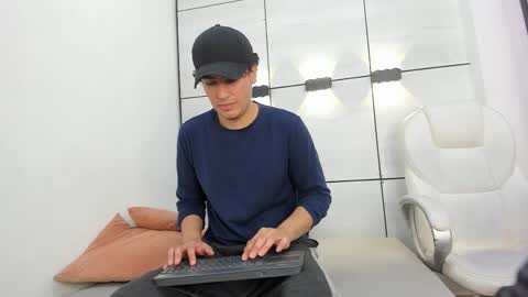 Snapshot of noah_ferrary chatting on November 9, 7:12 pm Noah Ferrary online show from November 9, 7:12 pm