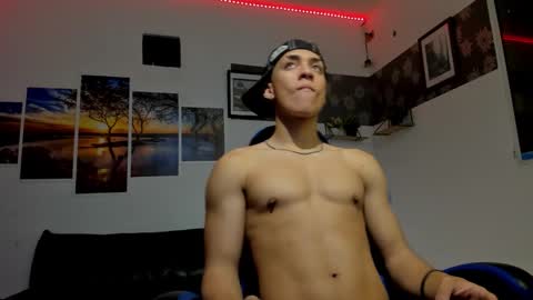 noah_flynn1 online show from February 28, 8:59 am