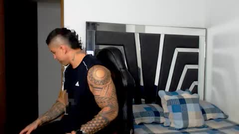 Noah Harris01 online show from April 7, 4:24 am