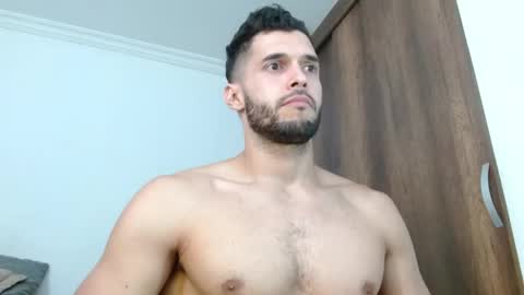 Snapshot of noah_jhonsonn chatting on April 21, 2:56 pm Noah online show from April 21, 2:56 pm