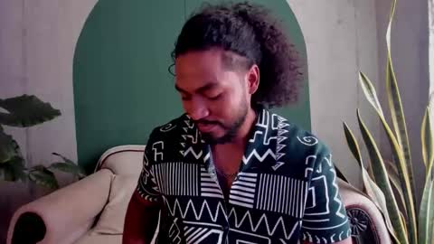 Noah online show from November 18, 4:33 pm