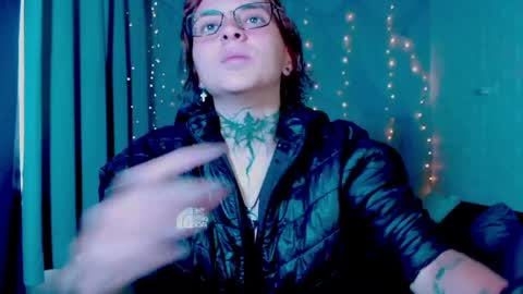 noah hehim    online show from April 6, 5:58 pm